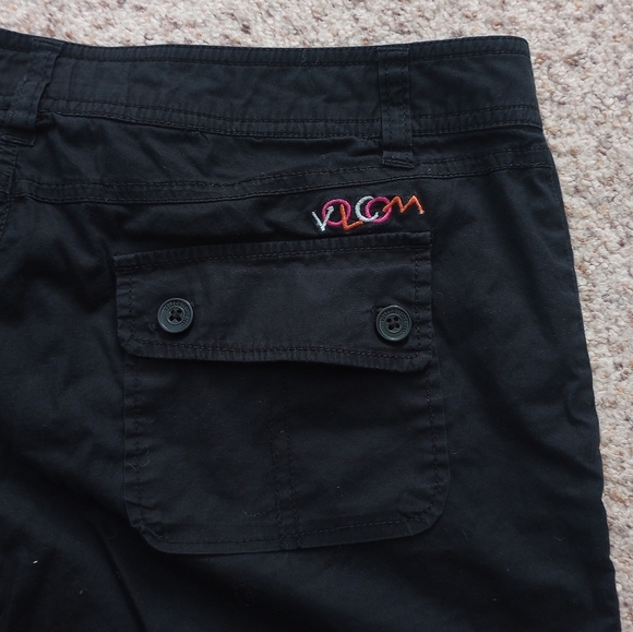 Volcom Shorts - Picture 3 of 7